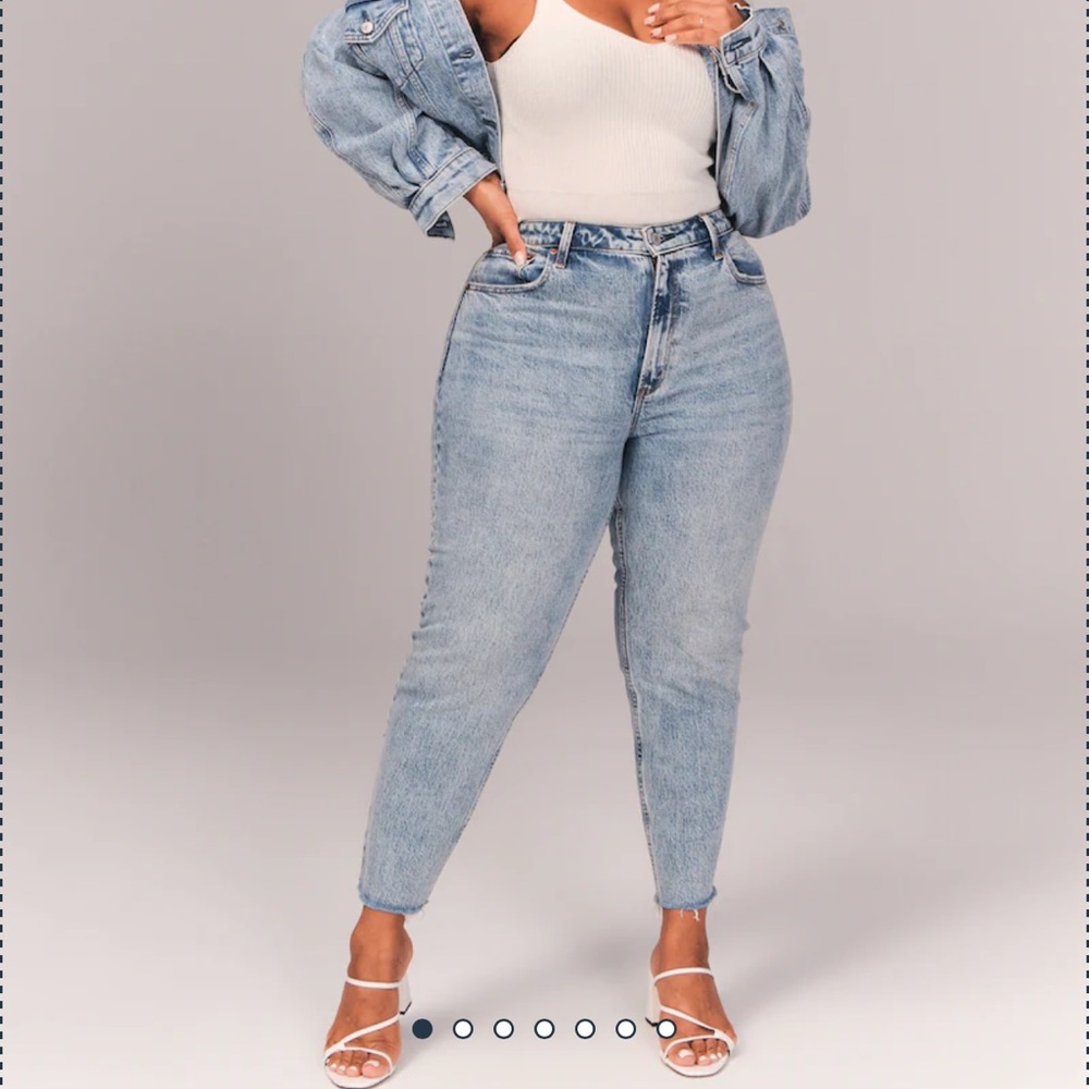 Abercrombie & Fitch Curve Love Mom Jean